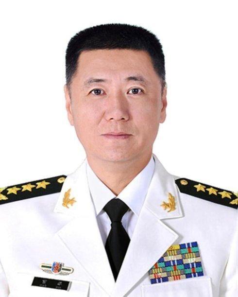 海軍政委苗華引領(lǐng)新時代海軍走向卓越的未來領(lǐng)導者之路